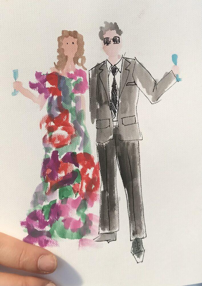 Ilustracja pary gości: kwiecista suknia i szary garnitur, z kieliszkami